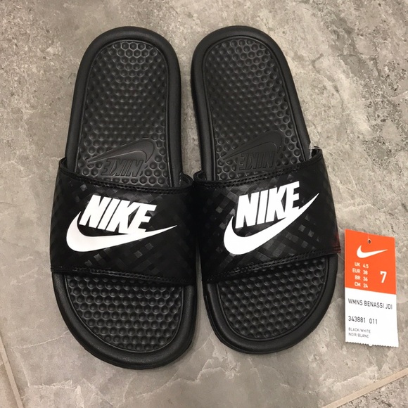 nike benassi slip womens